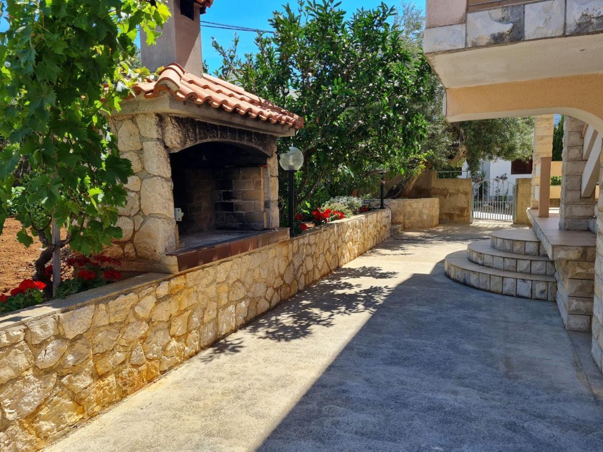Apartments With A Parking Space Lun, Pag - 4062 Lun  Exterior foto